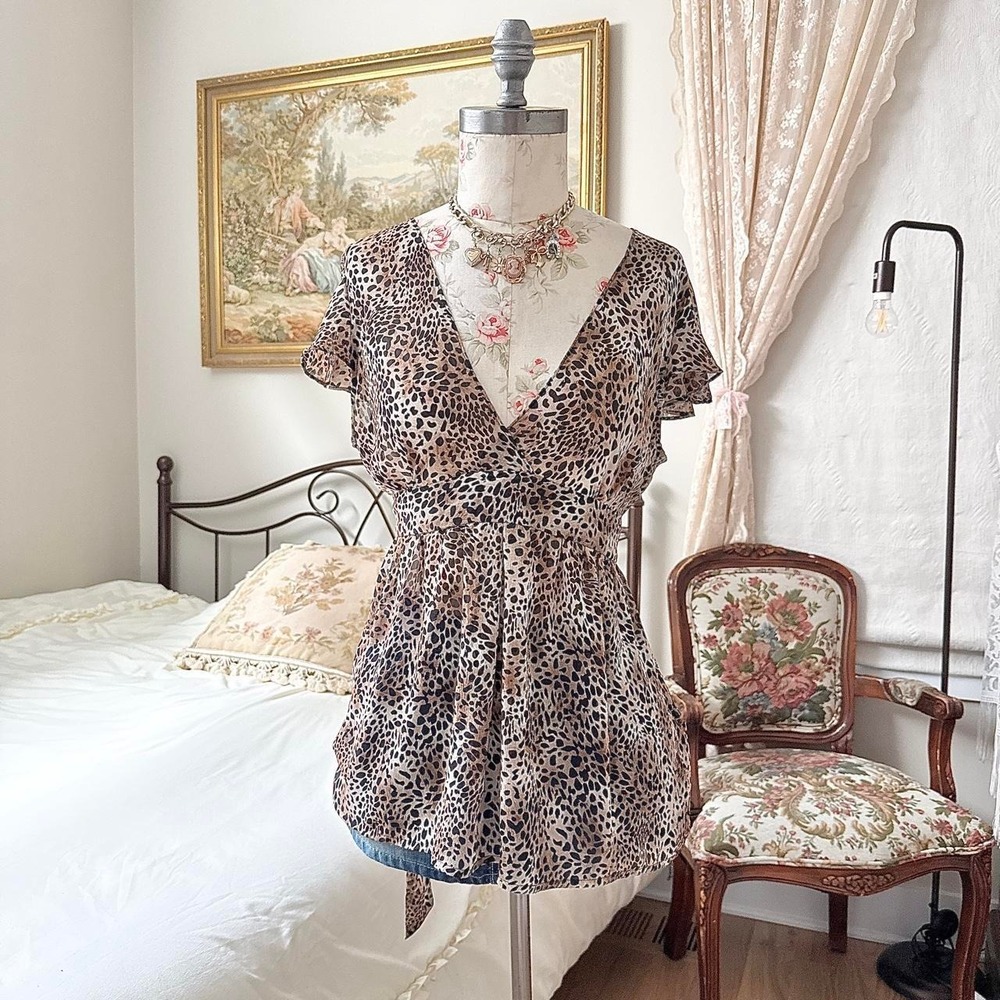 Y2K Notations size medium leopard print babydoll going out top